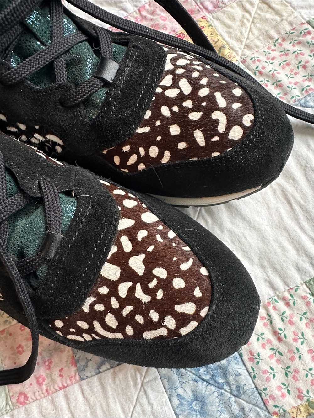 N—Geox Black & Dark Green Leopard-Pattern Lace-Up Sneakers - Picture 4 of 11